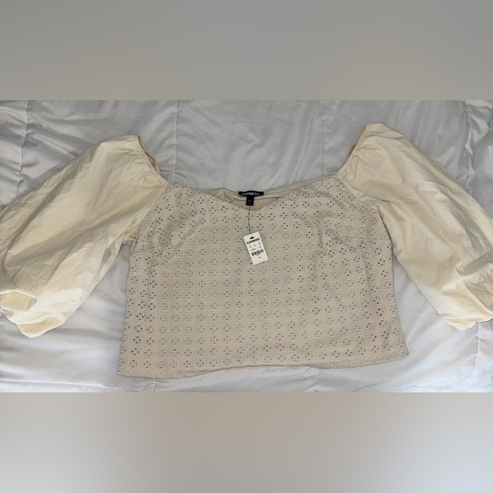 Brand new gorgeously textured women top(XL)